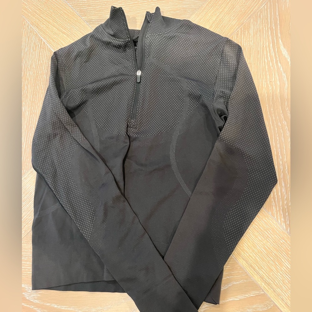 Black Lululemon Jacket - like new! Size 0